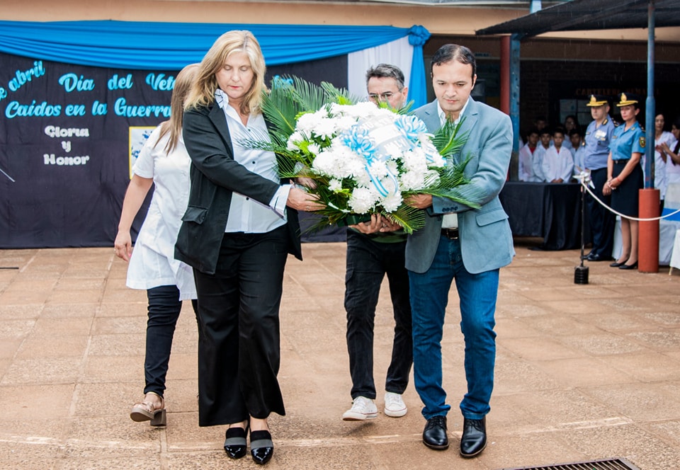 Acto en conmemoración del Día de los Veteranos y Caídos en la Guerra de Malvinas en Jardín América