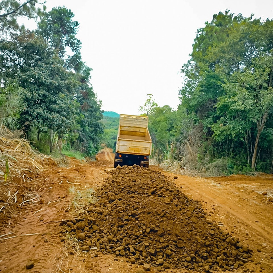 ¡Seguimos mejorando los caminos de nuestra ciudad!