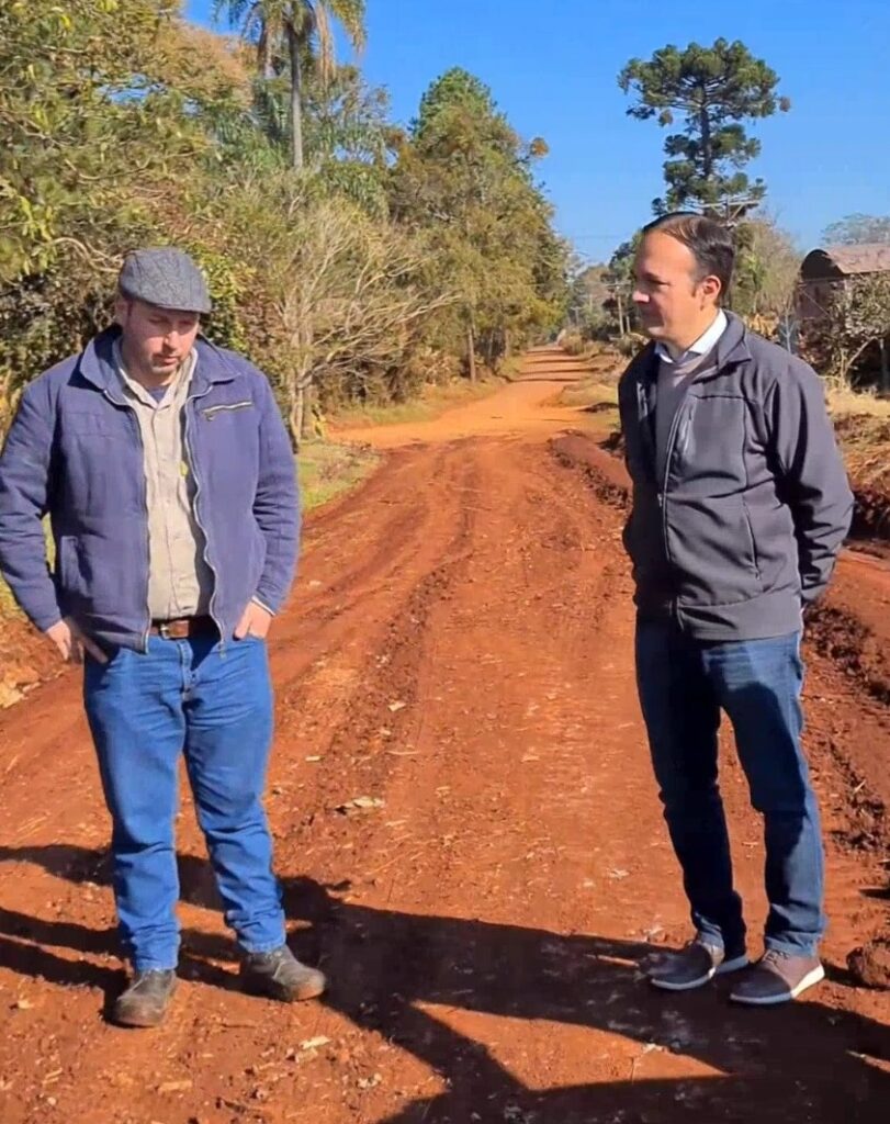 El equipo de Obras Públicas realizó tareas de mantenimiento y mejora en caminos rurales