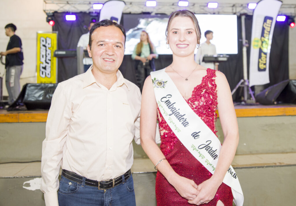 Nos llena de alegría anunciar que Jessica Daniluk, fue coronada Embajadora de la Primera Fiesta del Mburucuyá