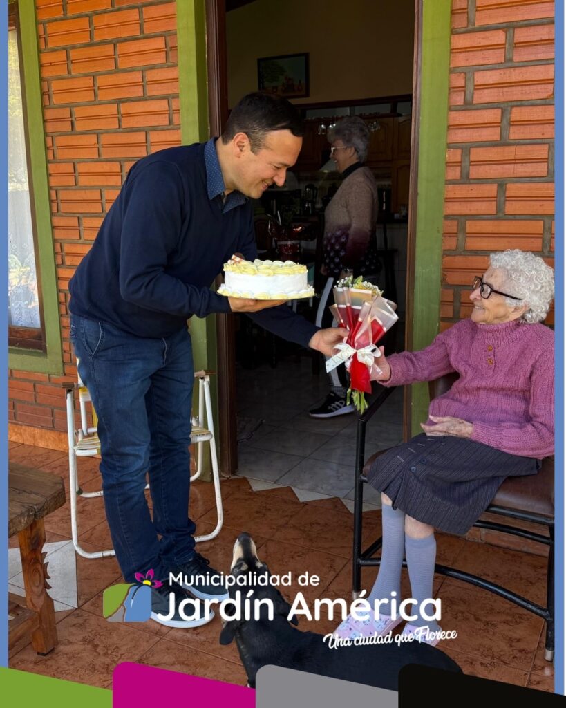 Hoy celebramos los 99 años de Carmen Saldaña, viuda de Massena