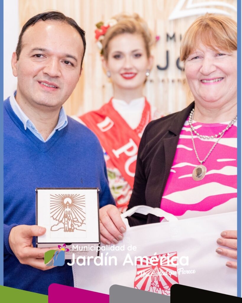 Recibimos en la Casa de la Cultura a la presidenta de la Federación de Colectividades