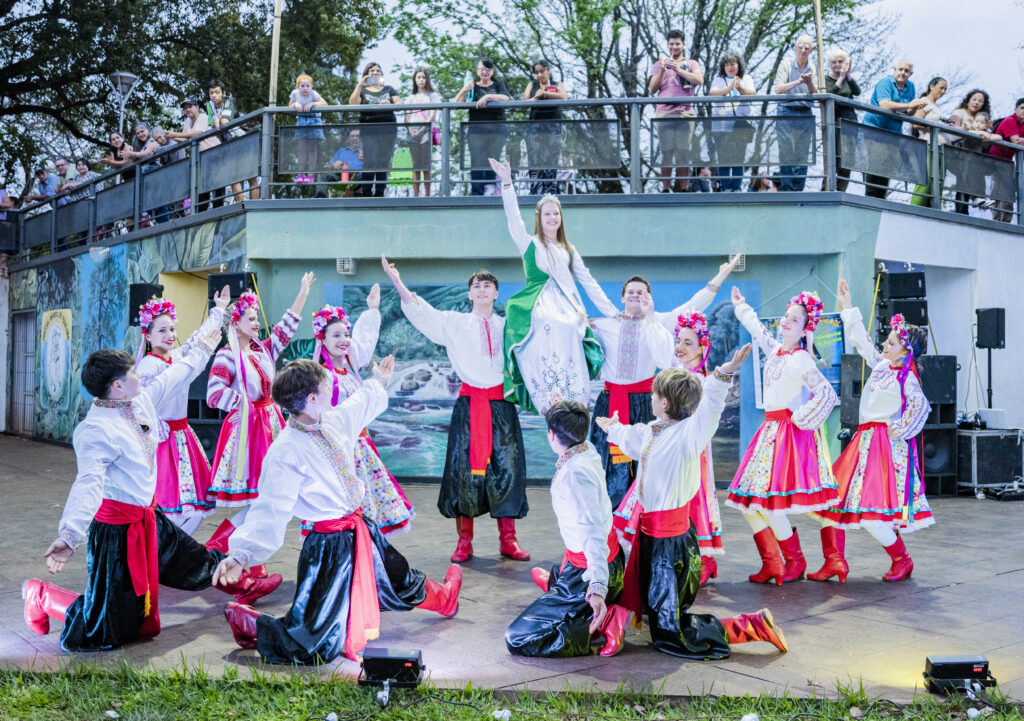 ¡Domingos Culturales- Raíces Solidarias!