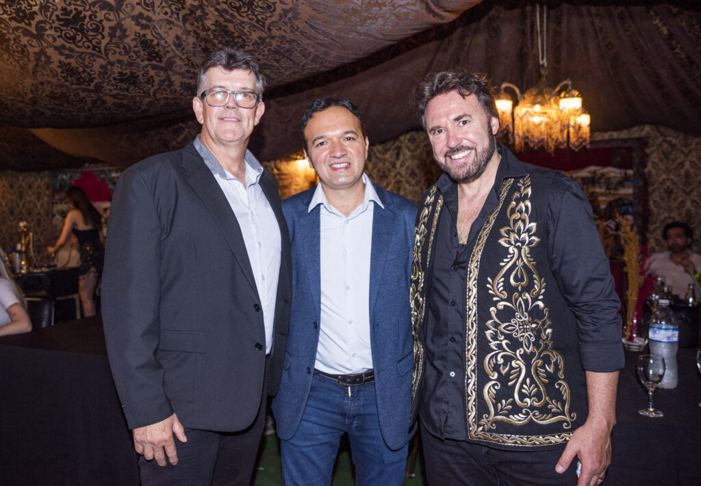 Recorrimos los stands de las colectividades en la XXXIII Fiesta Provincial de Colectividades Las Raíces, disfrutando de los sabores, colores y tradiciones que hacen tan especial esta celebración