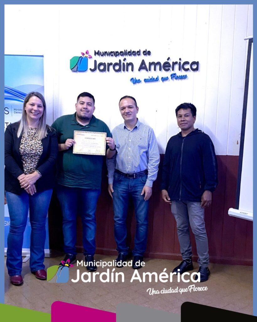 En el marco del proyecto educativo “Conociendo la cultura e identidad mbya guaraní de Misiones”, acompañamos el Taller de intercambio y reflexión orientado a promover el reconocimiento y la valoración de la cultura del pueblo mbya guaraní, pilar esencial de nuestra identidad misionera