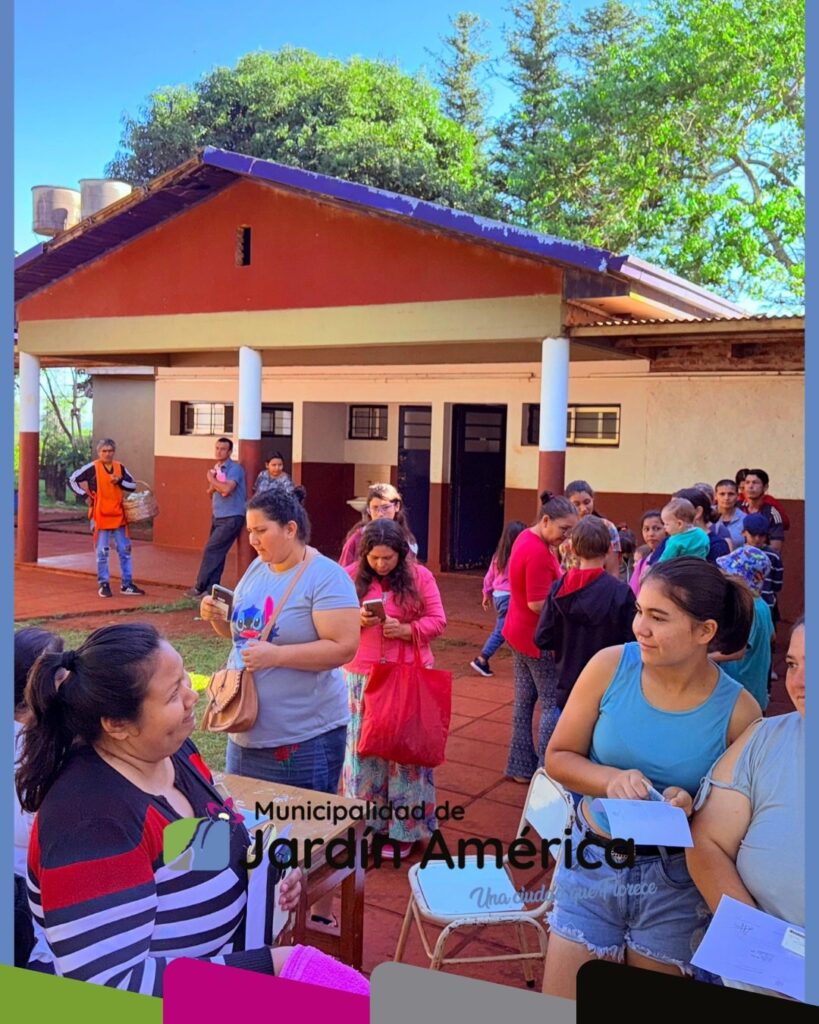 La Muni en Tu Barrio cerró su recorrido 2025 en la Escuela N.º 433 de Colonia Oasis, acercando servicios, trámites y acompañamiento a los vecinos