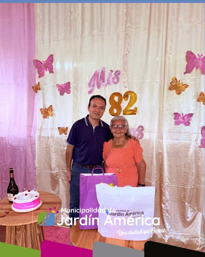 Compartimos un momento especial junto a Nicolasa Báez, quien celebró sus 82 años de vida rodeada del cariño de su familia