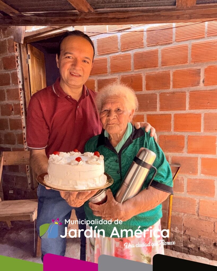 Hoy, 24 de diciembre, en Colonia Oasis, pasé a saludar a Doña Natividad Benítez, quien celebró sus 89 años de vida