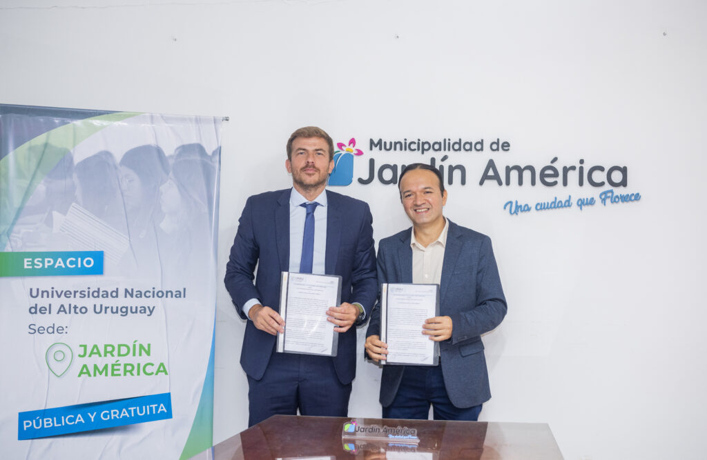 Firmamos junto al rector Fernando Semczuk un nuevo acuerdo con la Universidad del Alto Uruguay (UNAU) para el inicio de los secretariados de Administración Contable y Secretariado Jurídico, que se dictarán en el espacio físico de la Fundación Kolping.