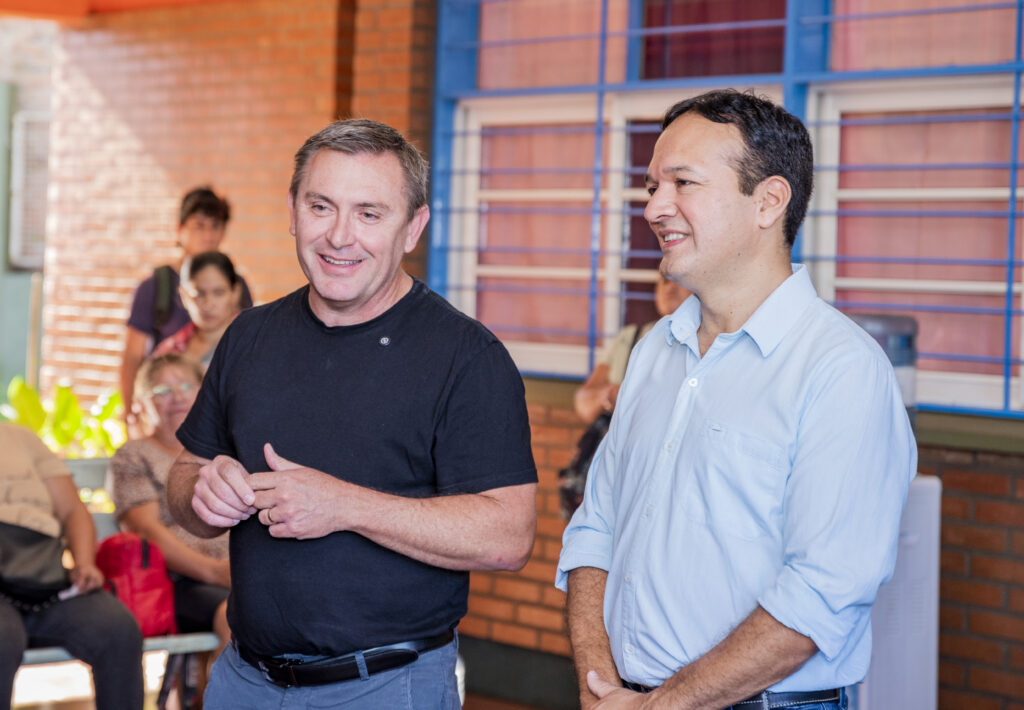 Participamos del operativo del programa “Mirar Mejor” en la Escuela 728, una iniciativa que acerca atención oftalmológica integral y gratuita a nuestros vecinos