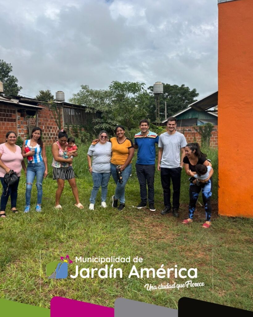 Desde la Secretaría del Agro y la Producción, junto al área de Acción Social de la Municipalidad, dimos inicio hoy a las actividades del Programa de Huertas Comunitarias en el SUM del barrio Los Tareferos