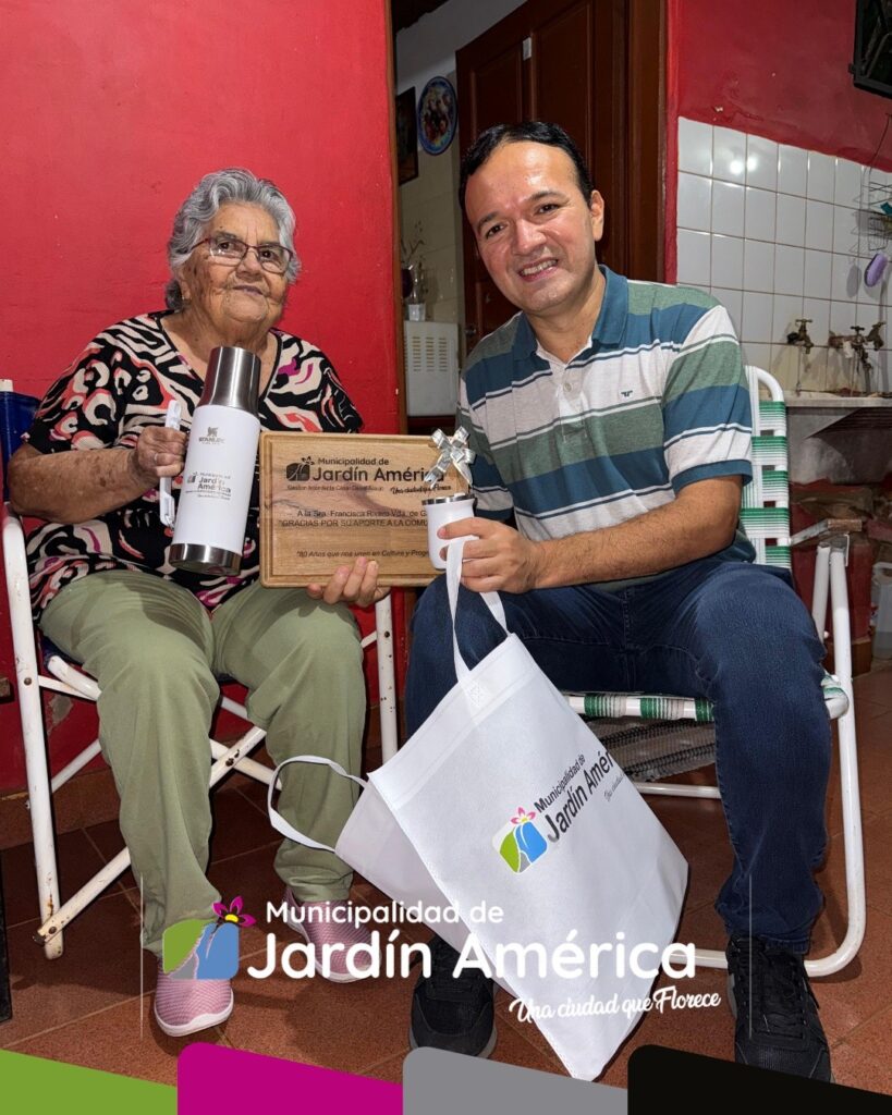 En el marco del Mes de la Mujer, visitamos a Francisca Rivero, viuda de Garay, quien durante muchos años desempeñó tareas en el Centro de Jubilados y Pensionados de Jardín América, dejando una huella de compromiso y dedicación en la comunidad
