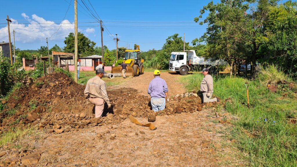 Canalización del desagüe – Calle La Paz, barrio Timbocito