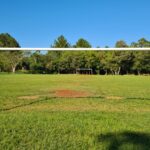 En la cancha del Barrio Suiza se llevó adelante la colocación de arcos nuevos, sumando infraestructura para seguir fortaleciendo este espacio deportivo del barrio