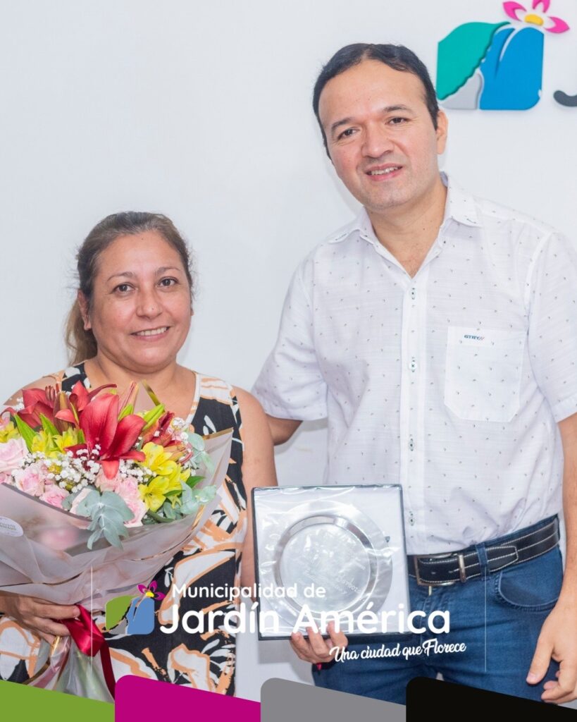 Recibimos a Carolina Barboza, quien culminó una etapa muy importante como presidenta del Club Social y Deportivo Jardín América, tras 6 años de compromiso, dedicación y trabajo constante en la institución deportiva y social más antigua de nuestra ciudad