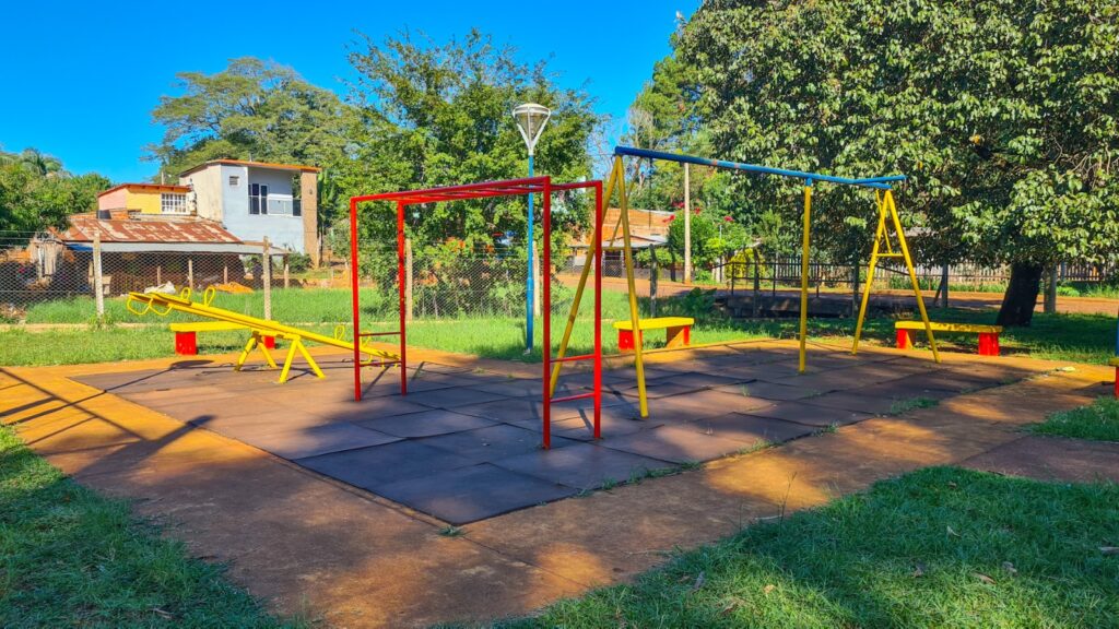 La plazoleta del Barrio Hermoso luce renovada gracias a los trabajos de puesta en valor realizados para mejorar este espacio de encuentro y recreación para toda la comunidad