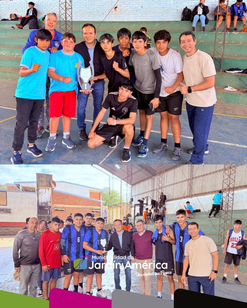 Se realizó la entrega de premios del Voleibol Masculino Intercolegial, disputado en el playón de la Escuela Superior de Comercio N.° 2 de Jardín América, en el marco de las Olimpiadas Deportivas Estudiantiles de Educación Física