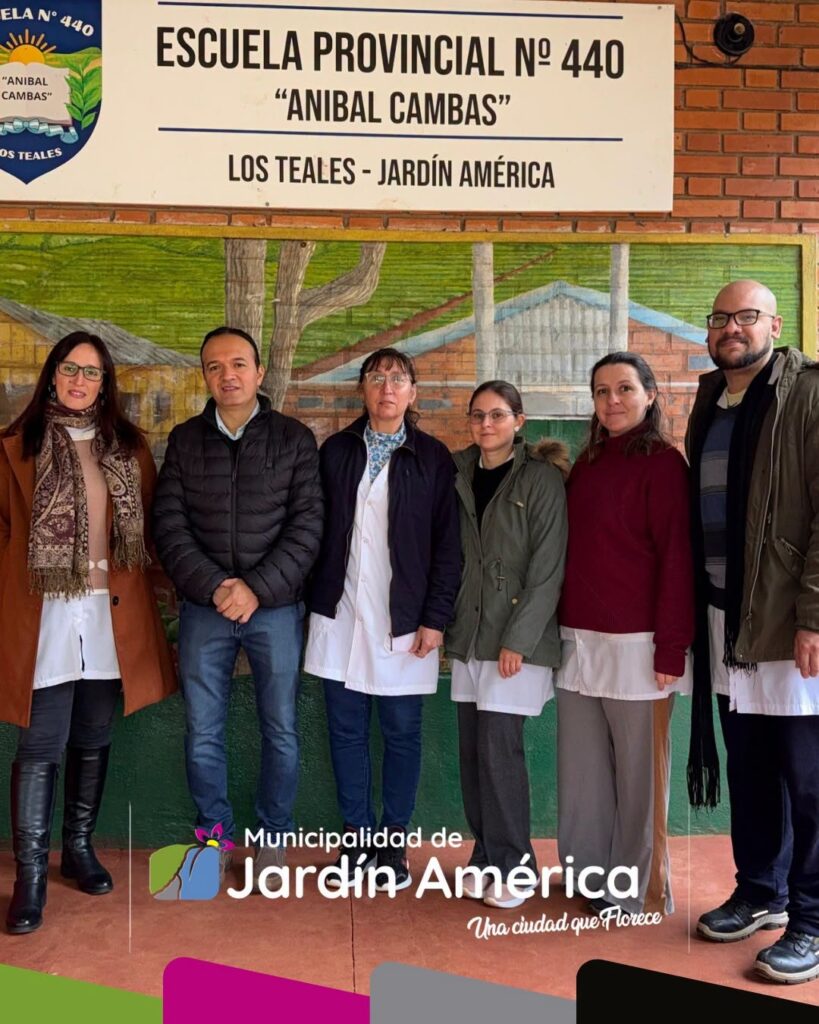 La Municipalidad, a través del programa La Muni en Tu Barrio y PROSAME, llevó adelante un importante operativo integral en la Escuela Provincial N.° 440 “Aníbal Cambas”, ubicada en Colonia Los Teales, acercando múltiples servicios a los vecinos de la zona rural