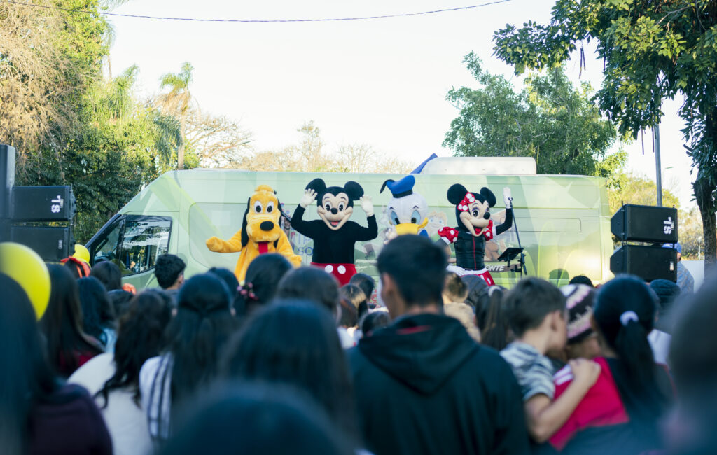 La Plaza Colón se llenó de alegría, juegos y diversión para celebrar el Mes de las Infancias junto a las familias de nuestra ciudad